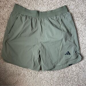 Adidas Men's Green Performance Shorts Size Large |B69